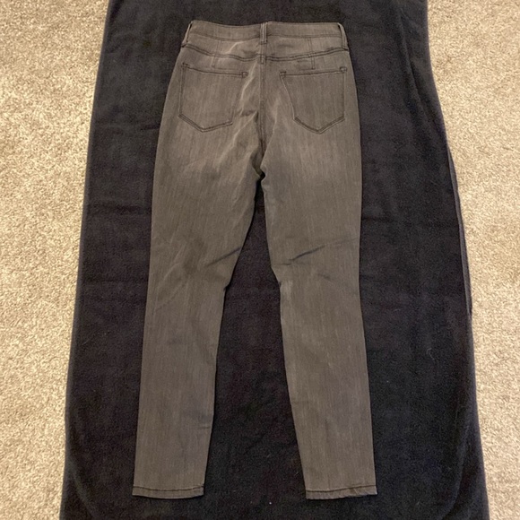 Fashion Nova Petite High Rise Ripped/Slit Skinny Jeans Size: 9/29 - Picture 6 of 8